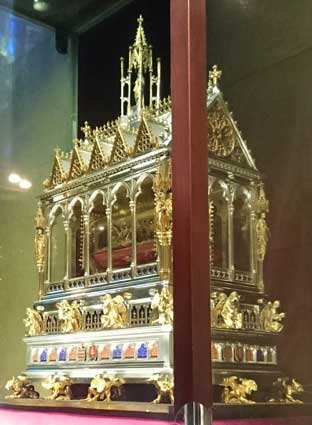 Budapest_Steffansdomen_Szent_jobb_Kapolna