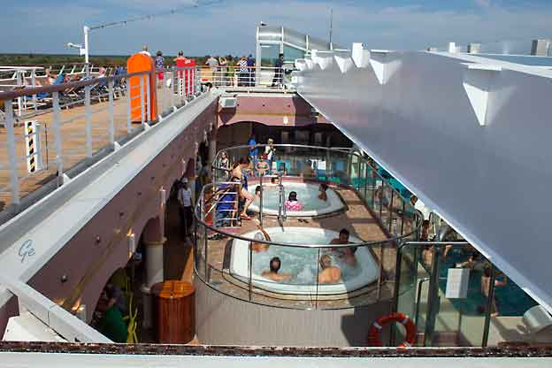 Cruise_Costa-Magica_soldekk