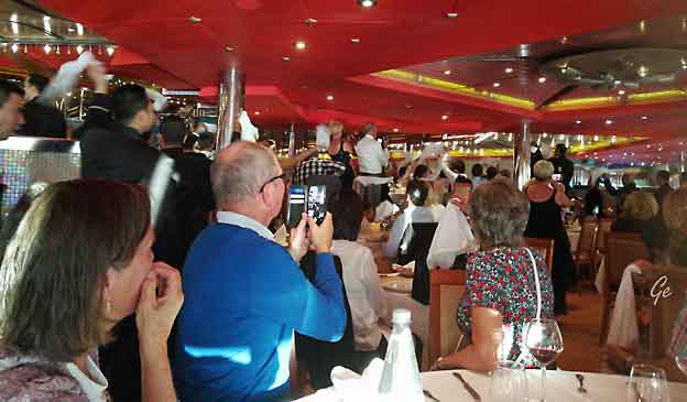 Cruise_Costa-Magica_restaurant-Smeralda