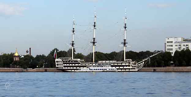 St-Petersburg_kanaltur