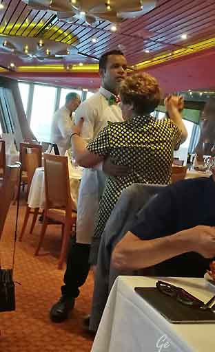 Cruise_Costa-Magica_restaurant-Smeralda