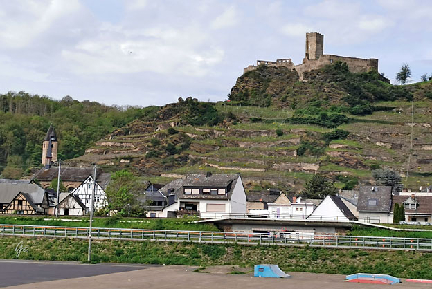 Mosel_Burg-Niederburg