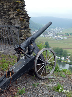 Mosel_Bellstein_Burgruine-Metternich
