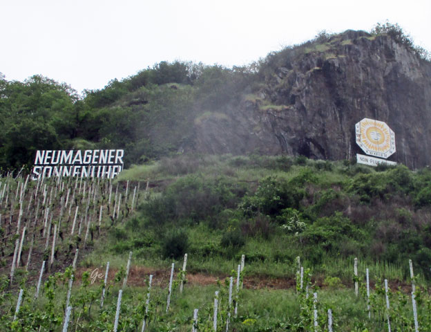 Mosel_Bernkastel-Kues-Mehring_Neumagener-Sonnenuhr