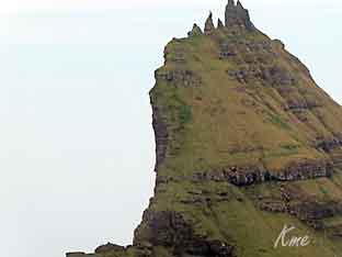Faroe_Islands_Vagar_Tindholmur