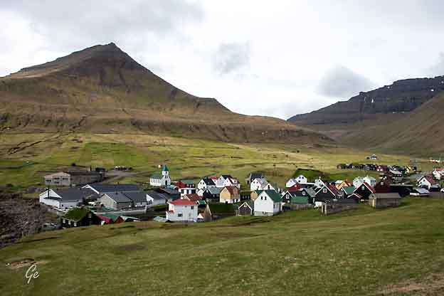 Faroe_Islands_Eysteroy_Gjogv