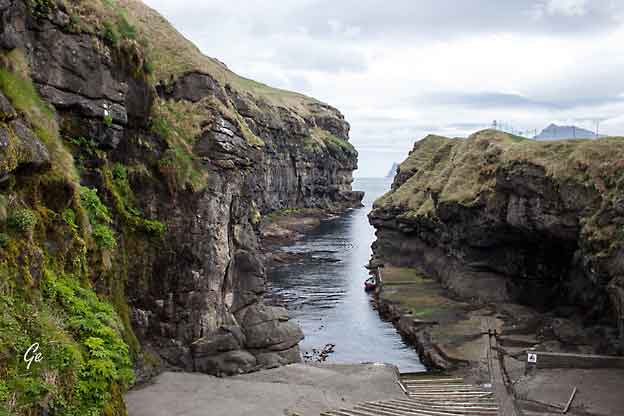 Faroe_Islands_Eysteroy_Gjogv