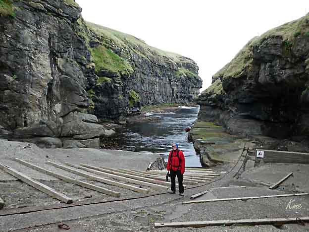 Faroe_Islands_Eysteroy_Gjogv