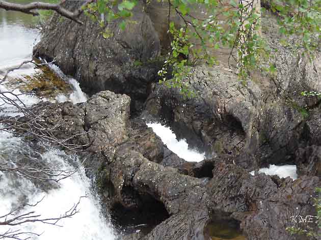Finnmark_Lebesby_Adamsfjordfossen