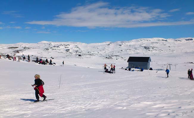 Finse_Appelsinhytta_i_bakgrunnen