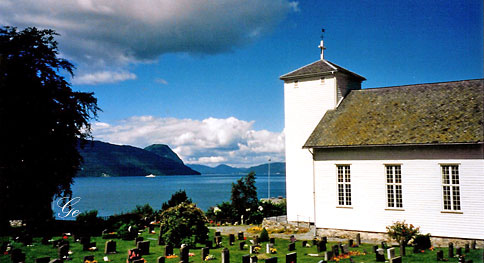 Hjelmeland_kirke