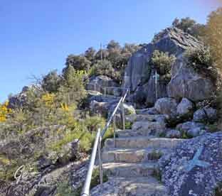 Hellas_Asini_trappa_til_profeten-Elias-kirken