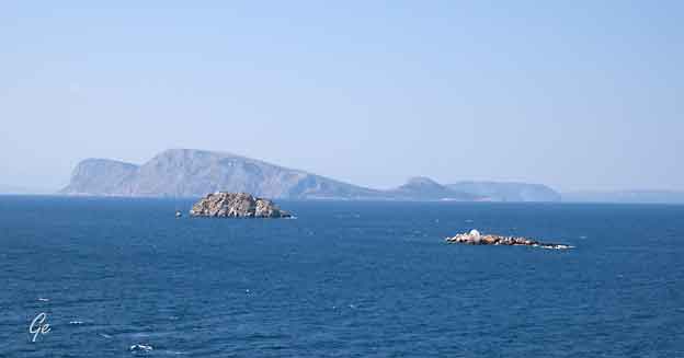 Hellas_church_on_island