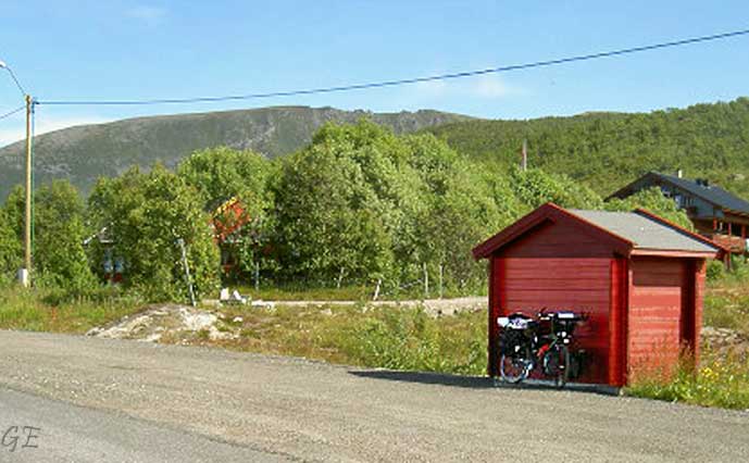 Lindesnes_Nordkapp_Sortland_kommune_busskur