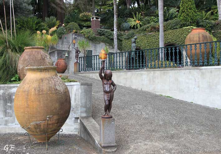 Madeira_Monte_29_barn_med_lykter