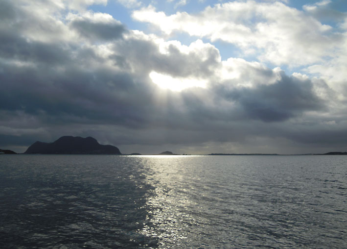 Aalesund_sol_og_skyer