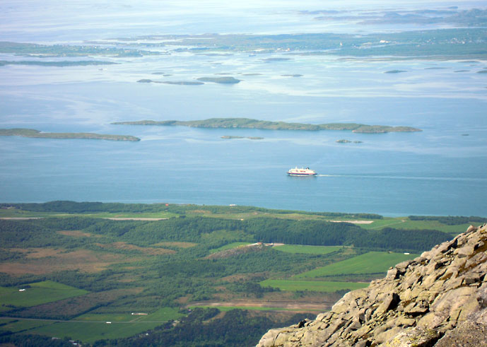 Hurtigruta_fra_Sju_Sostre_Grytfoten.