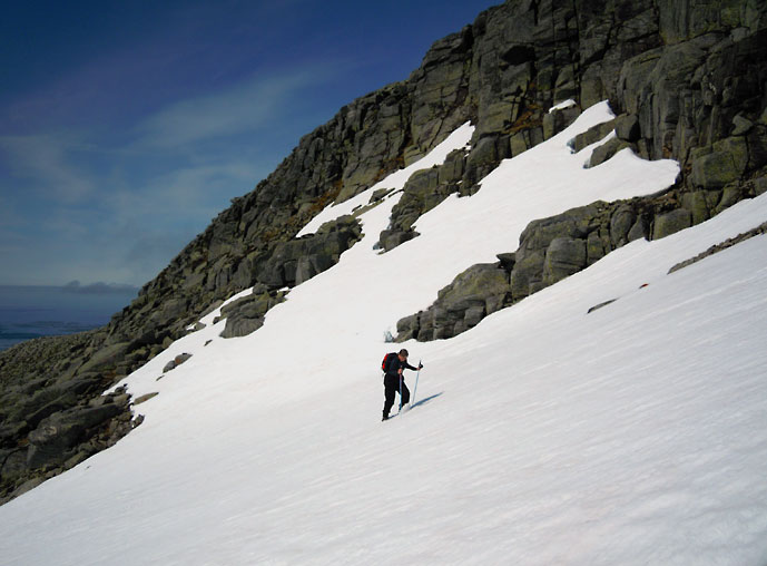 Sju_sostre_Grytfoten_Grete_over_isen.