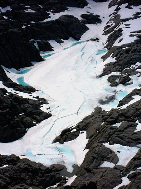 Sju_sostre_Grytfoten_islagt_vann