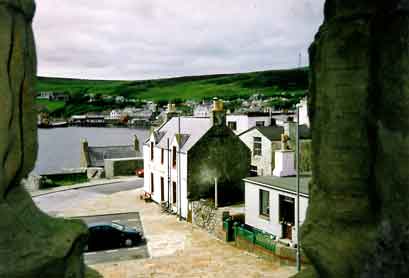 Utsikt_fra_Scalloway_Castle_mot_Scalloway
