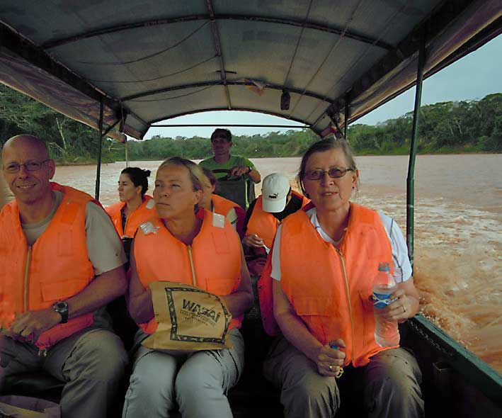 Peru_Tambopata_river_baaten_til_Wasai_Lodge