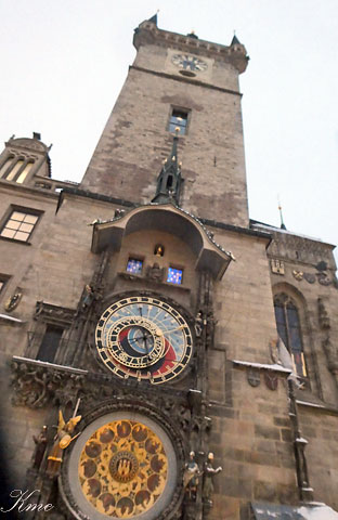 Praha_Staromestske-Namesti_astronomiske_ur