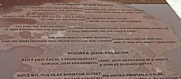 Praha_tower_ved_Carlsbrua