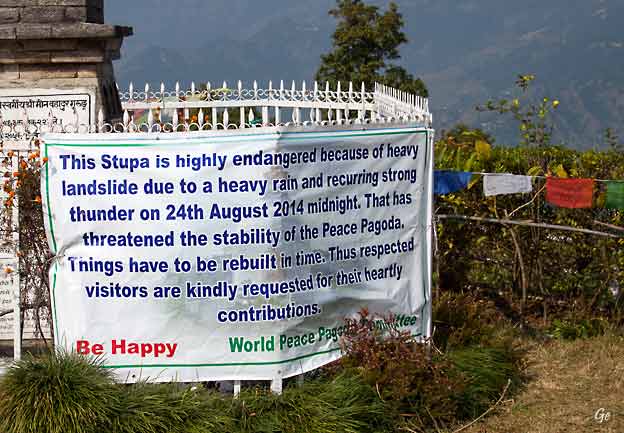 Nepal_Pokhara_Fredspagoden