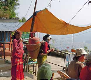 Nepal_Pokhara_ved_Fredspagoden