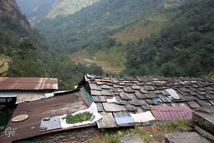 Nepal_trekking_Pothana_Ghandruk