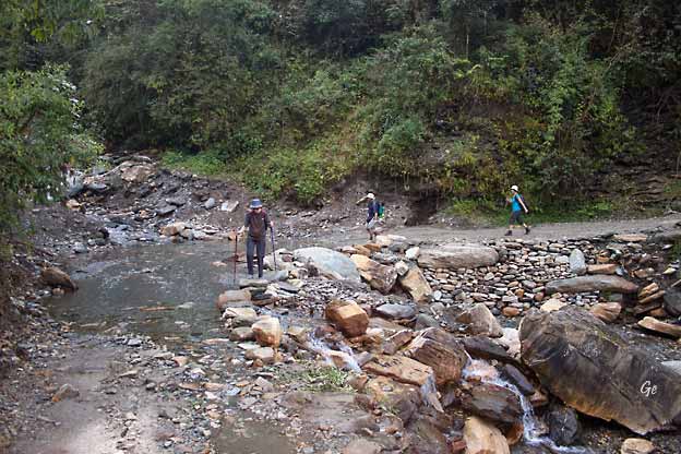Nepal_trekking_Pothana_Ghandruk