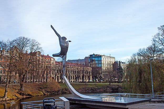 Riga_danser_ved_operahuse