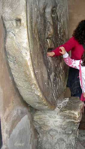 Roma_Aventin_Bocca_della_Verita