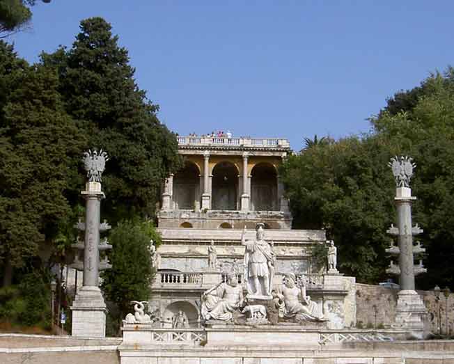 Roma_Spagna_fra_Piazza-del-Popolo_mot_Monte-Pincio