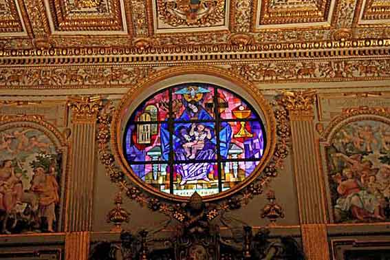 Roma_Santa_Maria_Maggiore_glassmaleri