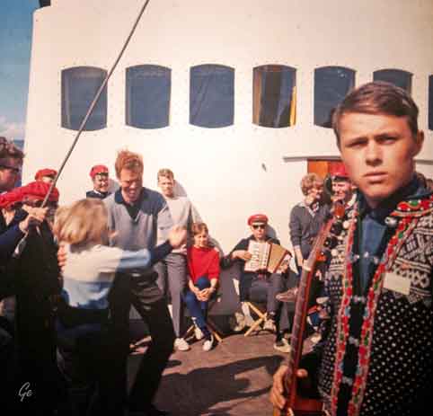 Russecruise_Brand-VII_trekkspill_og_dans