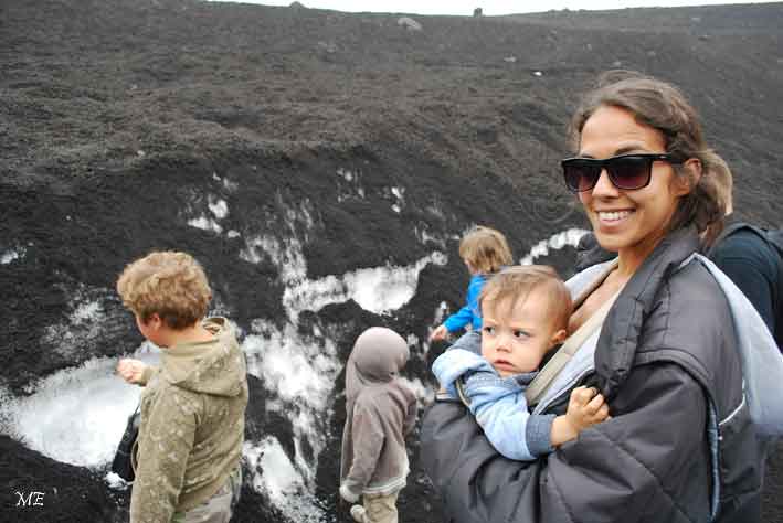 Sicilia_Etna_sne_Elisabeth_med_Nikolai