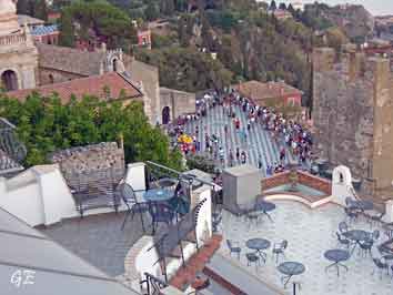 Taormina_9_april_plassen_fra_hotellet