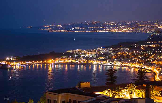 Taormina_mot_Naxosbukta