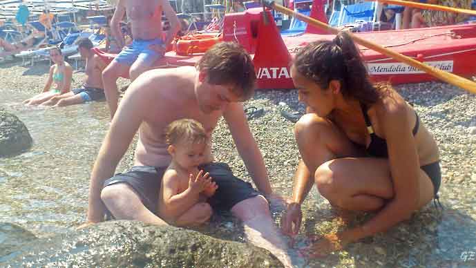 Taormina_strand_Elisabeth_Nikolai_Magnus