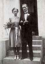 Kaare_og_Randi_Johnsen_paa_kirketrappa