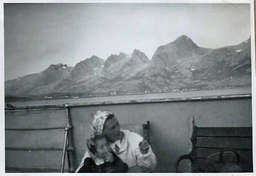 Hurtigruta_Grete_og_Selma_paa_Helgelandskysten