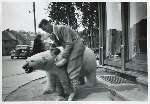 Tromso_polarbear_Grete_og_ErlingScott