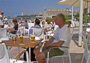 Frankrike_Biarritz_Karl-Martin_paa_kafe