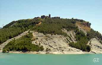 Spania_Aragon_Embalse_de_Yesa_by