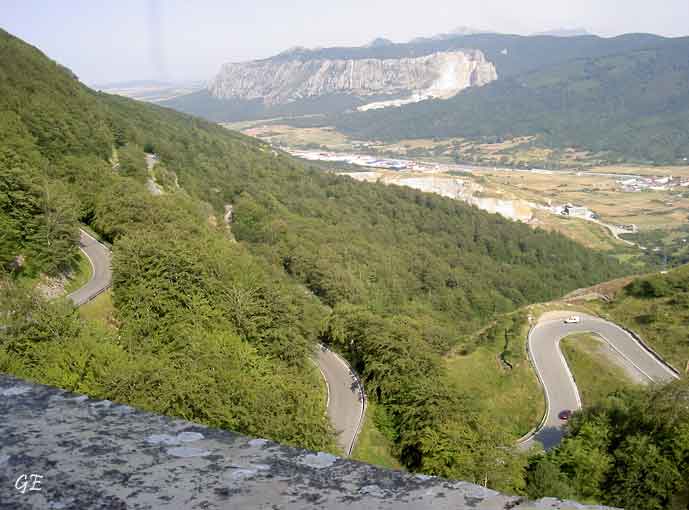 Spania_Sierras_Urbasa_svinger