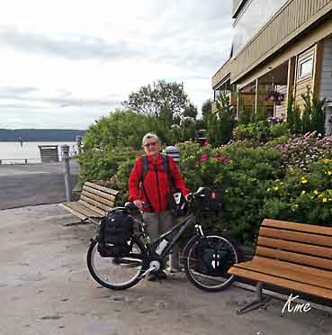 Buskerud_Odden_Grete_med_sykkel