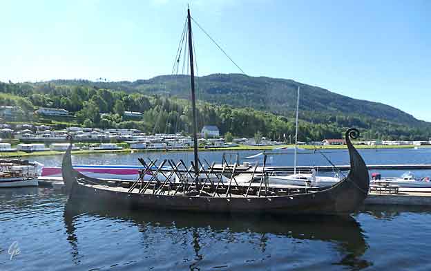 Telemark_Akkerhaugen_Norsjo-camping_vikingskip