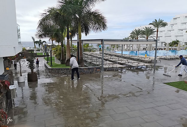 Tenerife_Riu-Buenavista_rain