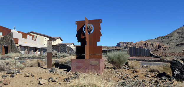 Tenerife_ved_Teide_Roques-de-Garcia_skulptur.